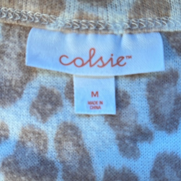 EUC Colsie size Medium pink Cheetah print crop cardigan - Picture 4 of 8